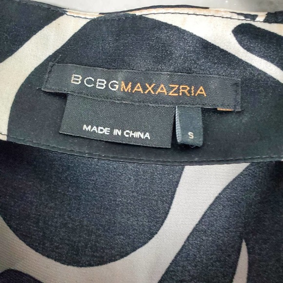 BCBGMaxAzria Black/White Flutter Sleeve Low-Cut Blouse w/Waist Tie S - Picture 6 of 8